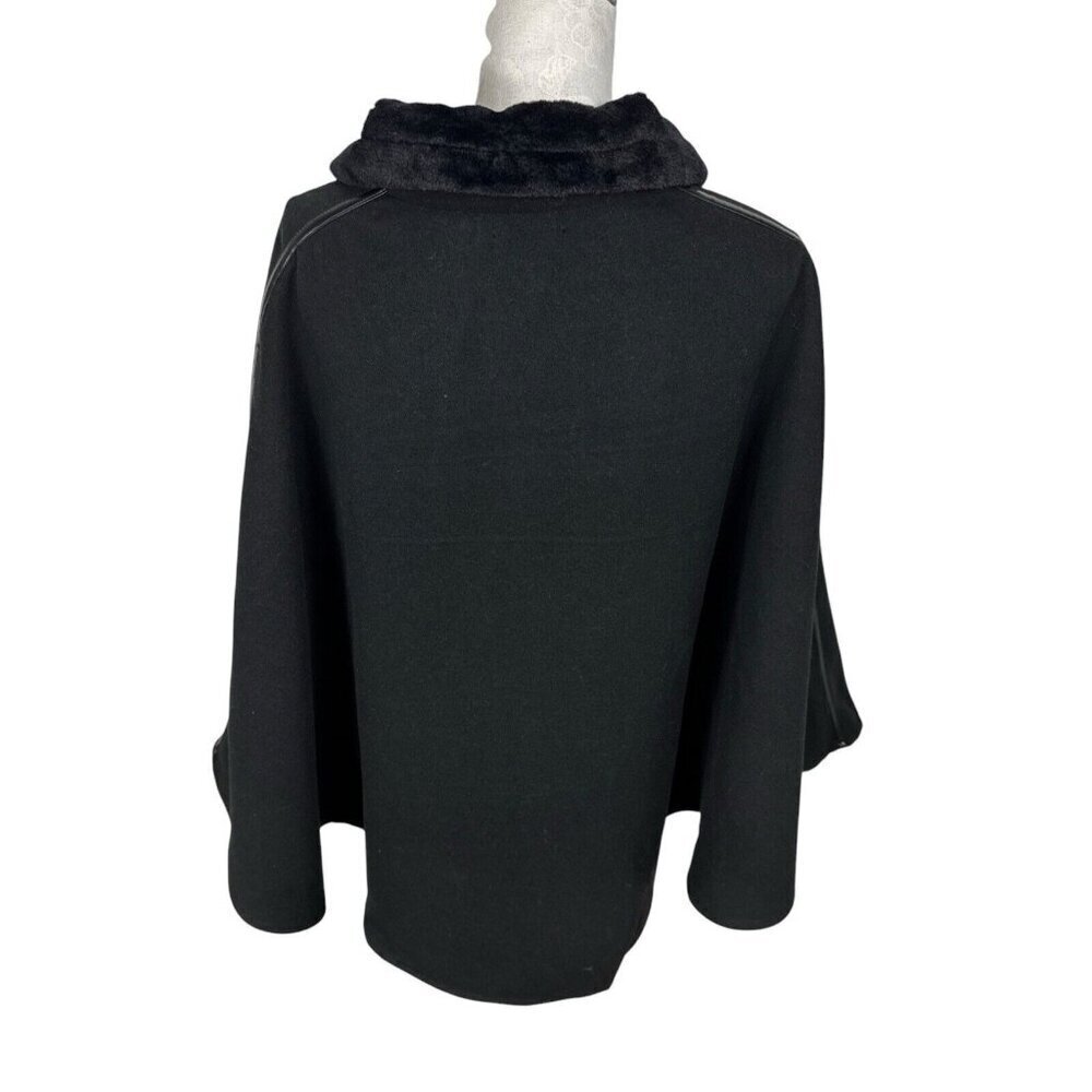BCBG Women's‎ One Size Faux Fur Collar Felted Full Zip Poncho Black NWT - Picture 2 of 13